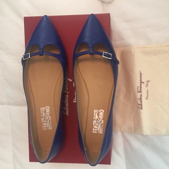 New Ferragamo Blue Leather Flats - Picture 4 of 4